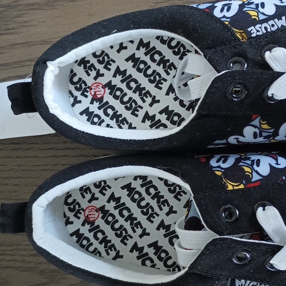 Disney's Men's Mickey Mouse Graphic Print Low Top Sneakers     Size 11.5    NWT - Picture 11 of 14